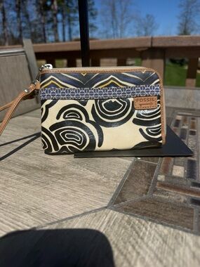 EUC Fossil Key-Per Black Swirl Coated Canvas Leather Vintage Wristlet Wallet